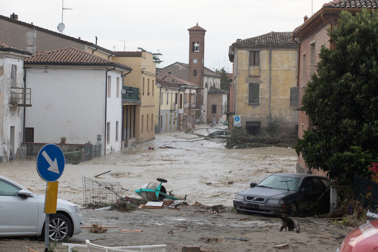 Maltempo: un'altra alluvione in Romagna, paura e sfollati