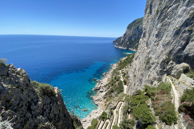 Riapre oggi a Capri via Krupp - RIPRODUZIONE RISERVATA