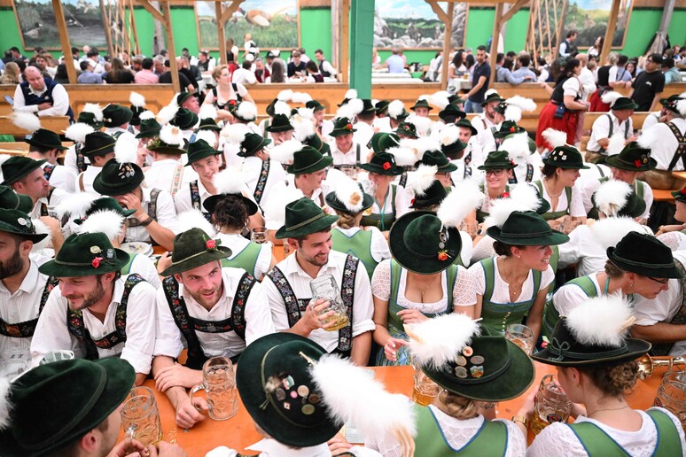 GERMANY-BEER-FESTIVAL-OKTOBERFEST © ANSA/AFP