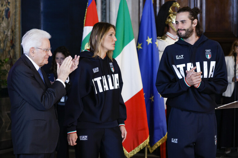 Gli atleti di Parigi 2024 al Quirinale da Mattarella - RIPRODUZIONE RISERVATA