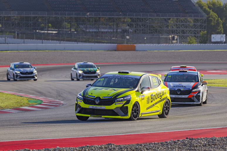 Clio Cup Series: weekend di carattere per Arduni - RIPRODUZIONE RISERVATA