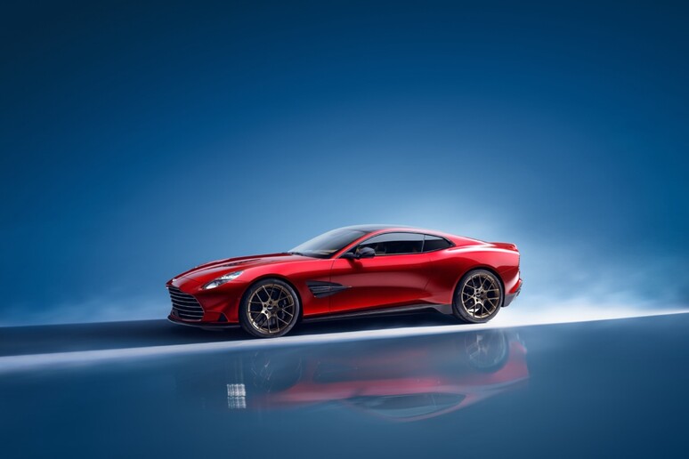 Aston Martin, la nuova Vanquish è rara e potente - RIPRODUZIONE RISERVATA