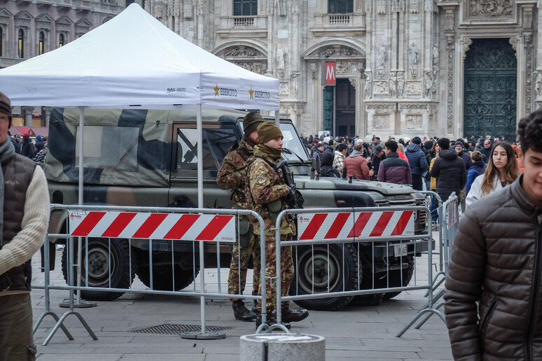 Violenze a Capodanno in piazza Duomo, la procura indaga su almeno 5 casi