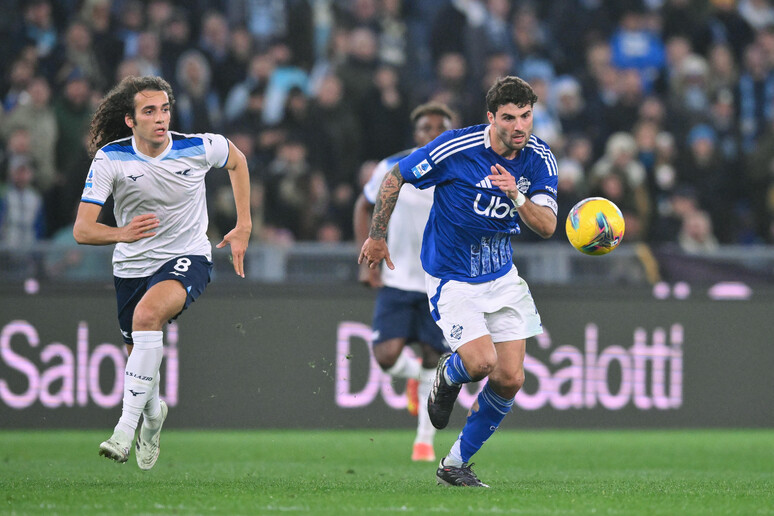 La Lazio si fa riprendere, con il Como finisce 1-1