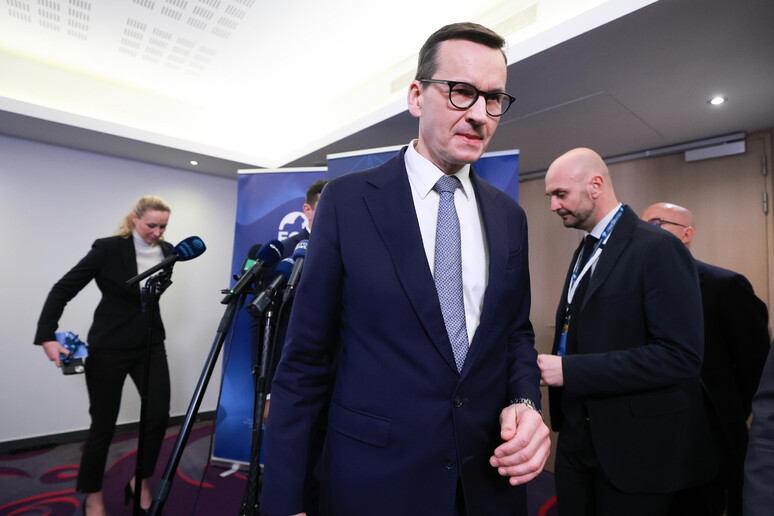 Meloni lascia la presidenza dei Conservatori europei, arriva Morawiecki © ANSA/EPA