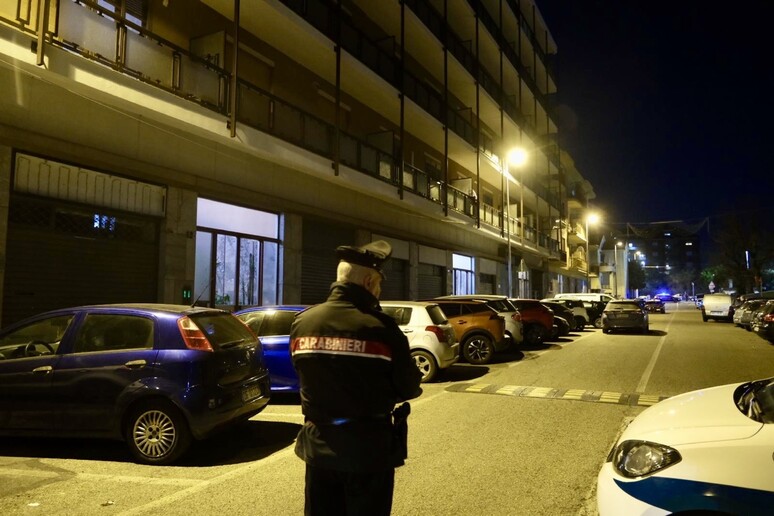 Spara alla ex e si uccide, femminicidio nel Torinese