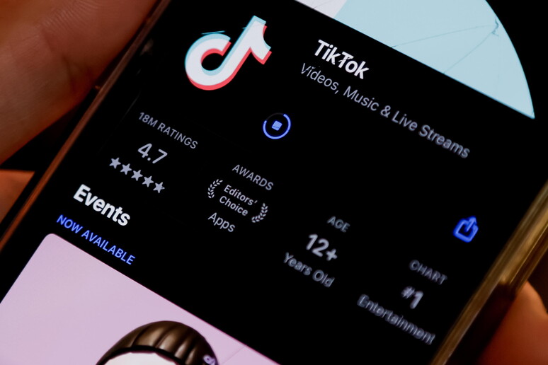 TikTok, l'app non disponibile in Usa con legge divieto