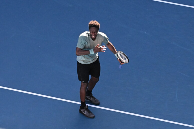 Australian Open: Monfils batte Fritz e vola agli ottavi