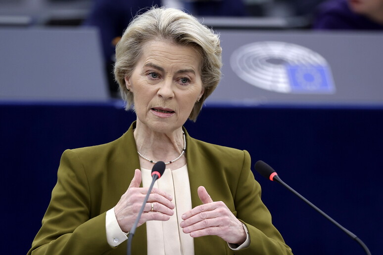 Von der Leyen, 'negoziamo con Usa ma fermi su principi'