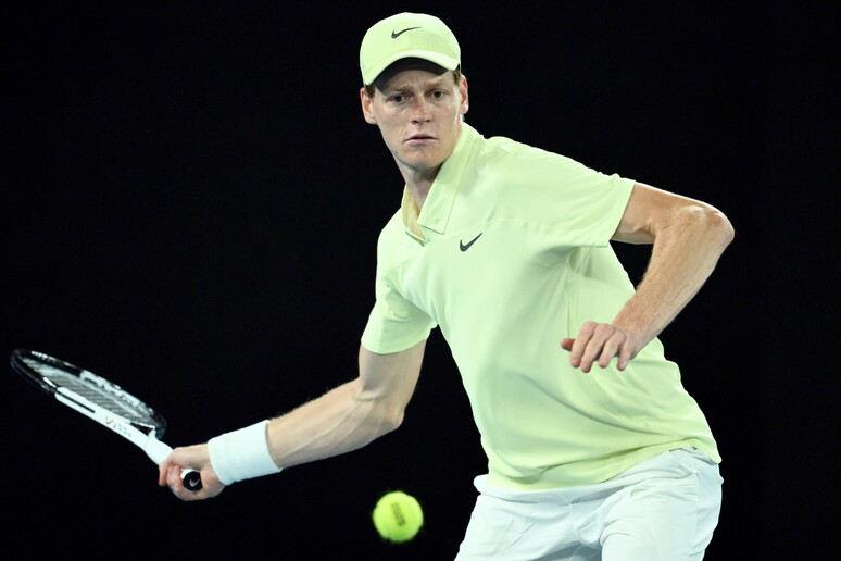 Australian Open: De Minaur ko, Sinner vola in semifinale