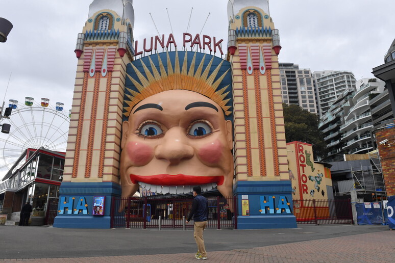 Incidente sul lavoro al luna park, uomo muore a Torino