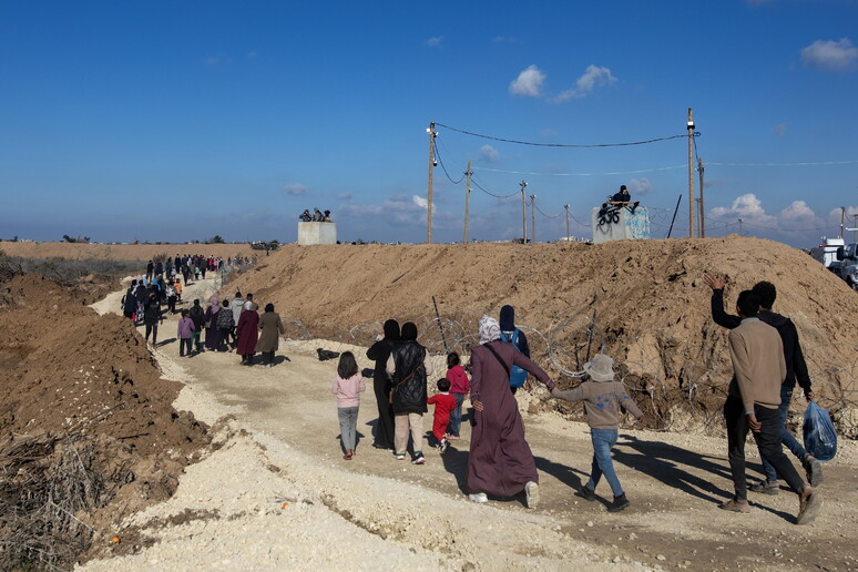 Hamas, 300mila palestinesi tornati nel nord della Striscia