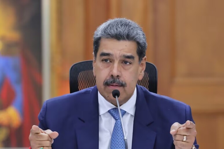 Maduro si scaglia contro Panama per gli incontri con Urrutia