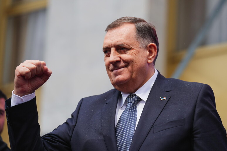 Bosnian Serb leader signs laws banning central police - News - Ansa.it