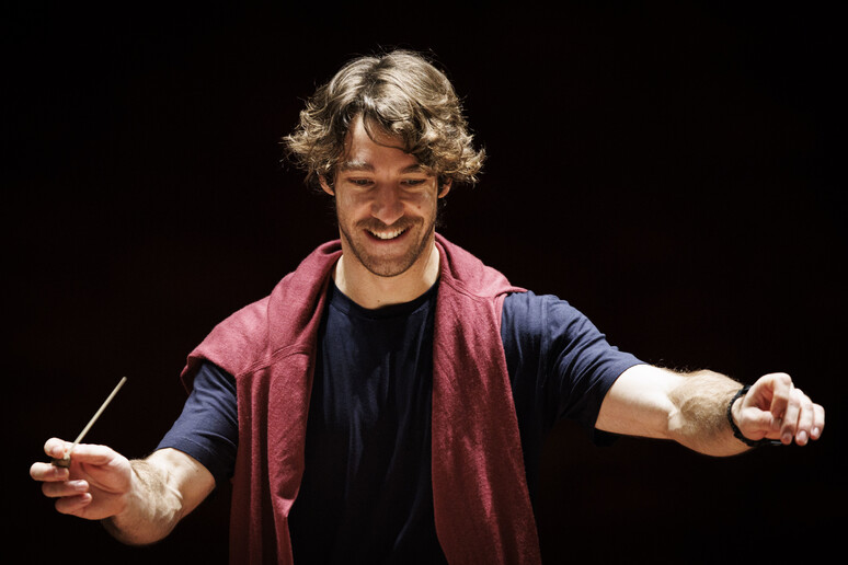 Primavera in musica, Lorenzo Viotti sul podio a Santa Cecilia