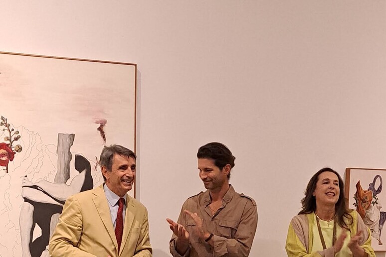 Amb. Cortese inaugura la mostra del pittore Lucio Salvatore