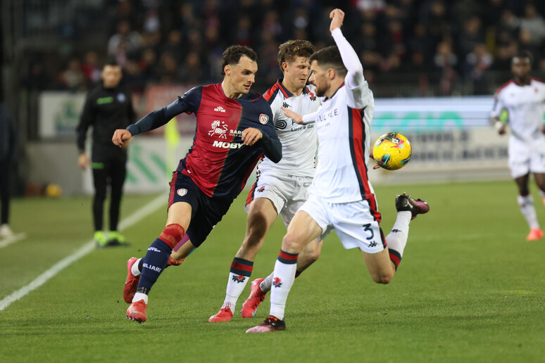 Serie A: Cagliari-Genoa termina 1-1 CRONACA e FOTO - Calcio - Ansa.it